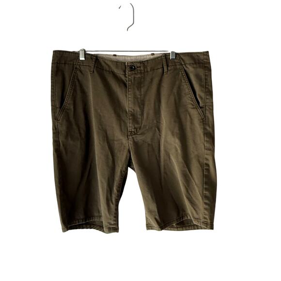 Levi’s‎ Men’s W38 Olive Green Flat Front Chino Shorts Classic Style 11” Inseam - Picture 1 of 9